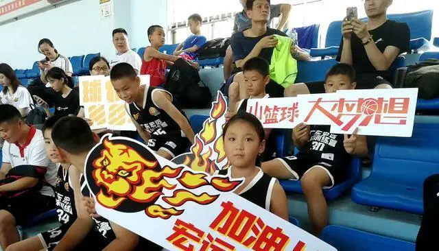 篮球教练如何帮助球员理解规则的重要性?_2